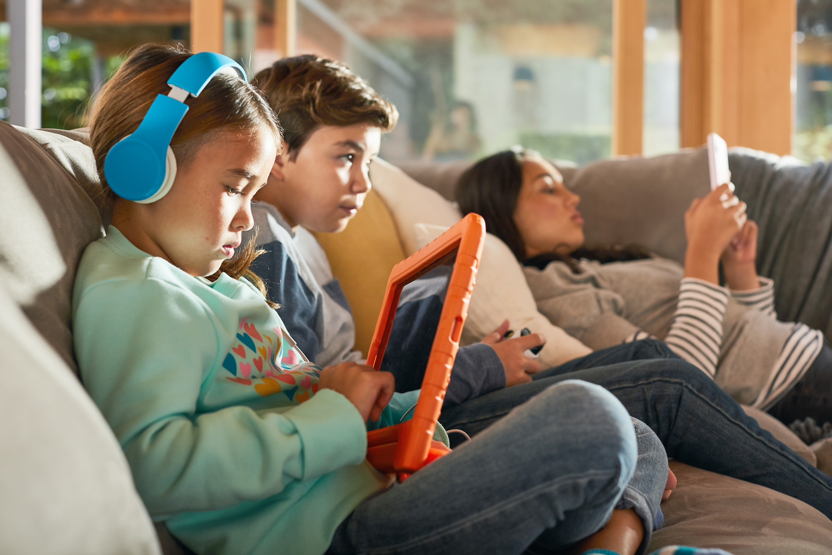 Kids and screen time, a lifestyle image by Leah Verwey for Circle